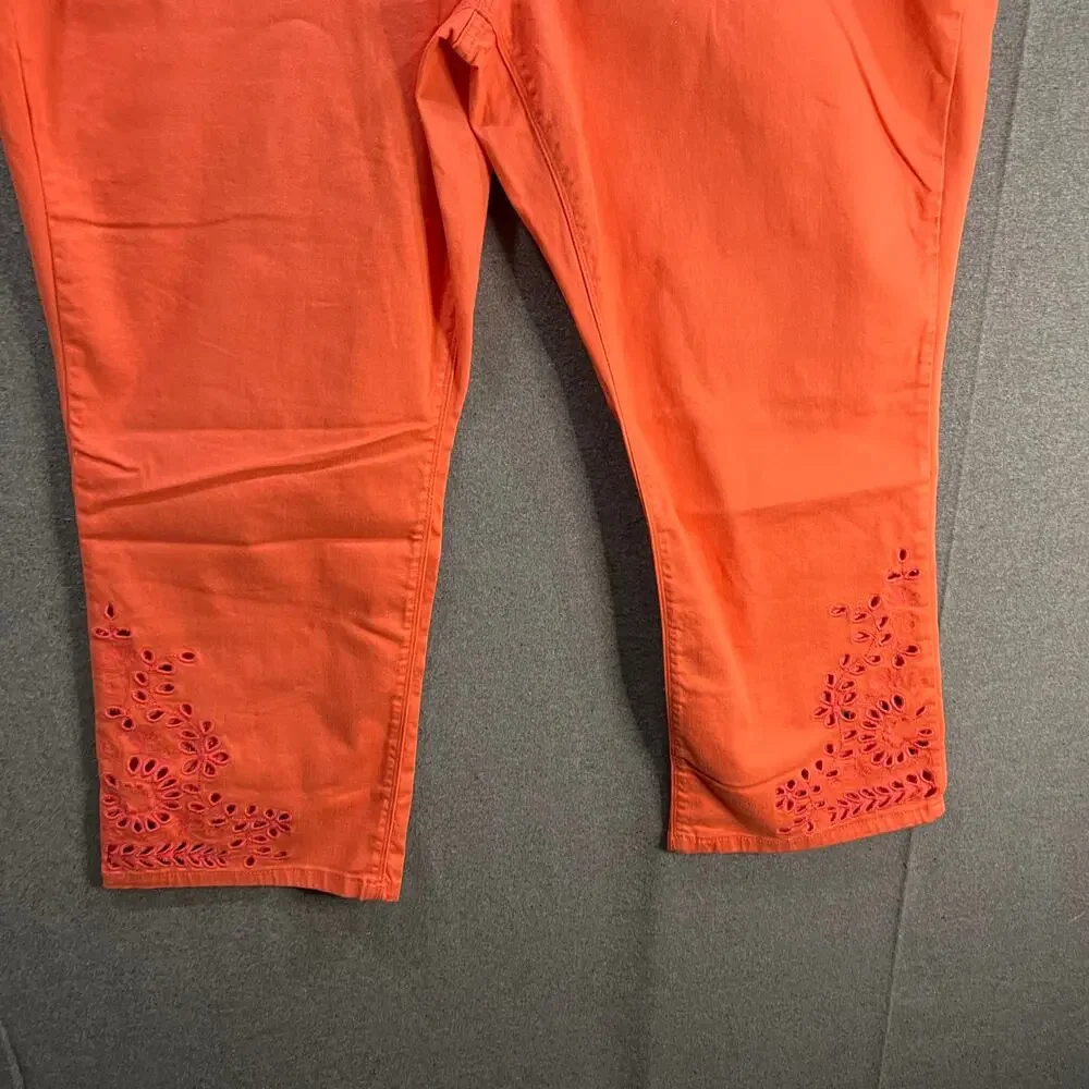 Laurie Felt Regular Daisy Floral Embroidered Ankle_Jeans Light Coral Plus 24